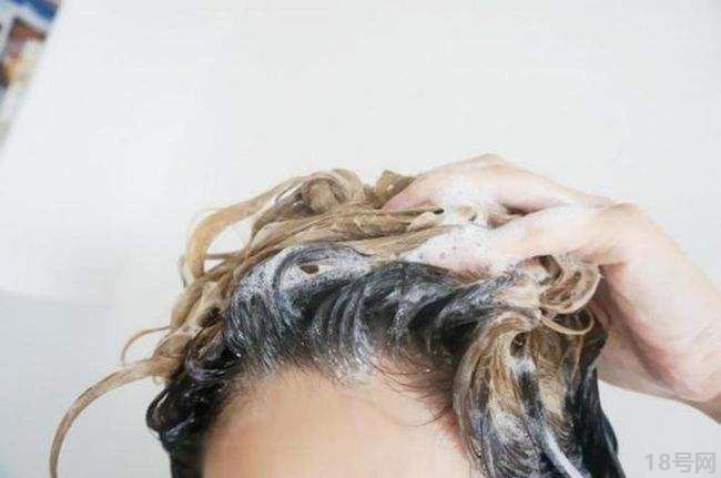 头发护理离不开哪些正确洗头步骤？