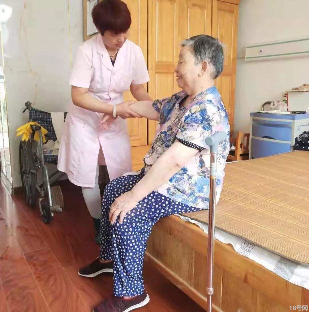老人护工的工作流程是什么？
