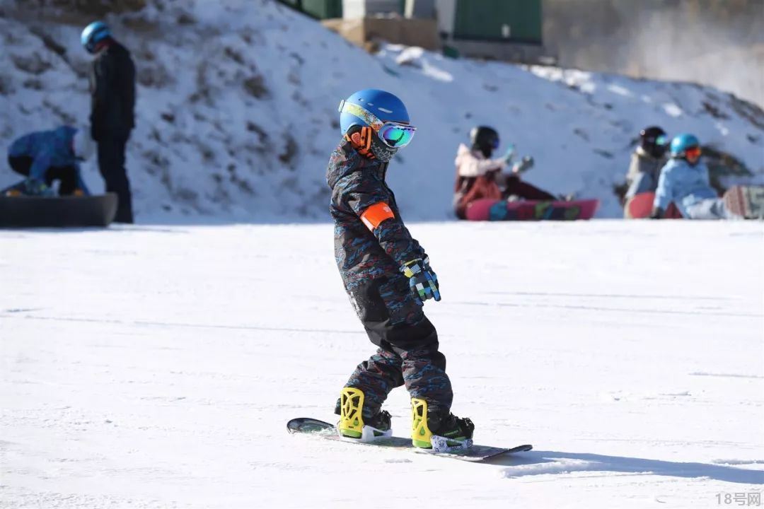 初学者学习滑雪有哪些小技巧