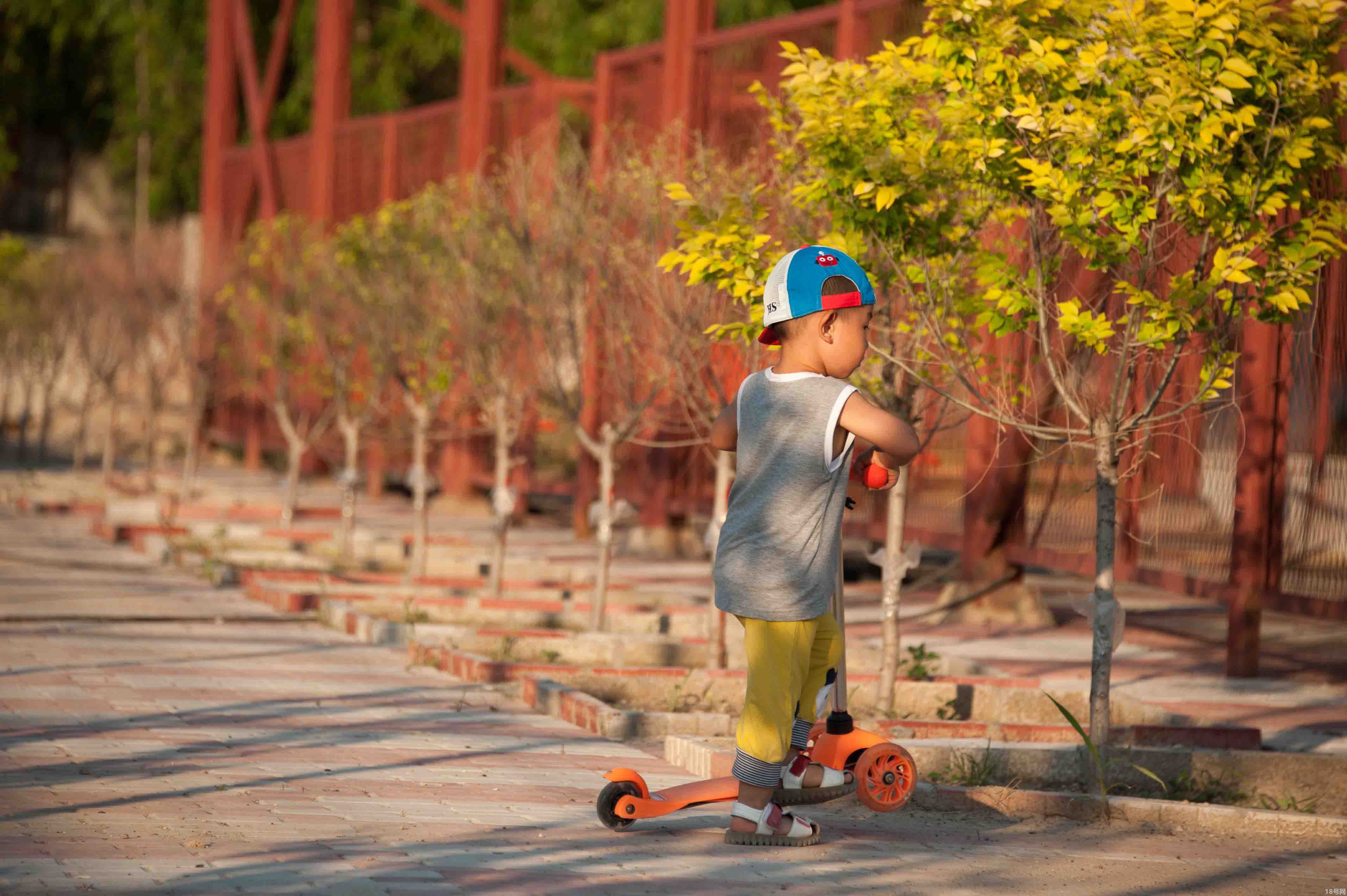 选购儿童滑板车有哪些技巧？