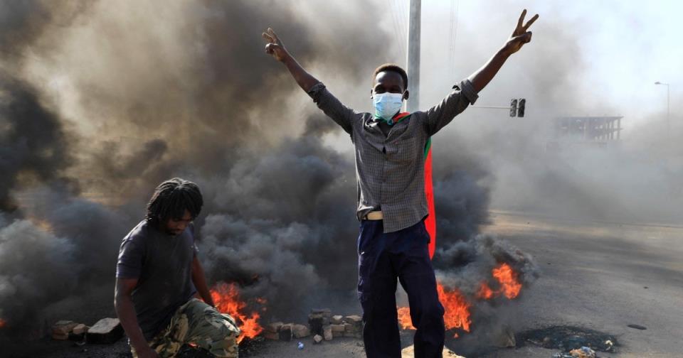 苏丹变天一个月前有过未遂政变，当地中企早就发出安全警告