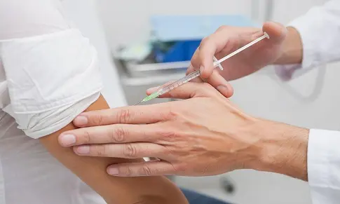 接种新冠疫苗的禁忌和注意事项是什么
