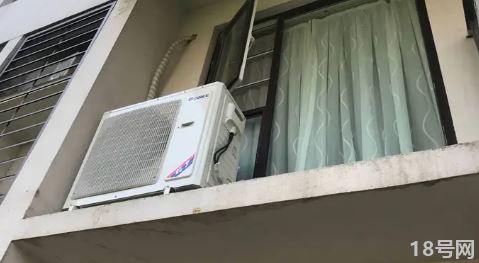 空调管怎么经过玻璃阳台1