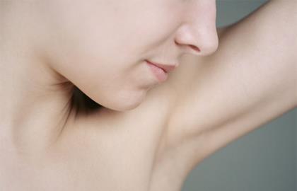 腋臭怎么治 日常如何预防腋臭变严重呢