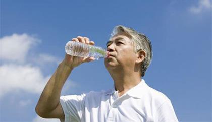 多喝水的好处 喝水有什么养生保健作用