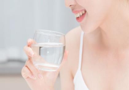 多喝水的好处 喝水有什么养生保健作用