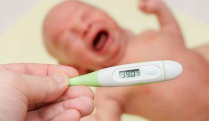 宝宝反复发烧怎么办 宝宝反复发烧的应对措施