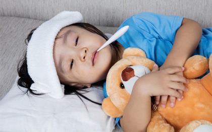 宝宝反复发烧怎么办 宝宝反复发烧的应对措施