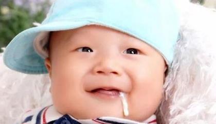 婴儿吐奶是怎么回事 如何缓解婴儿吐奶