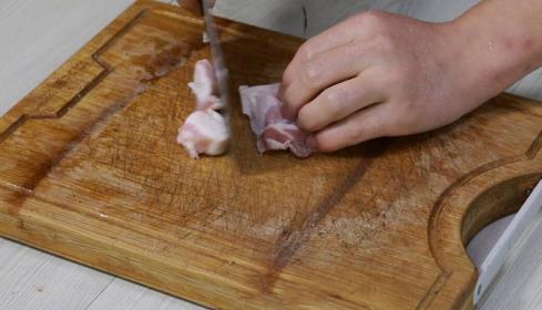 猪肉怎么做 青豆焖猪肉的家常做法