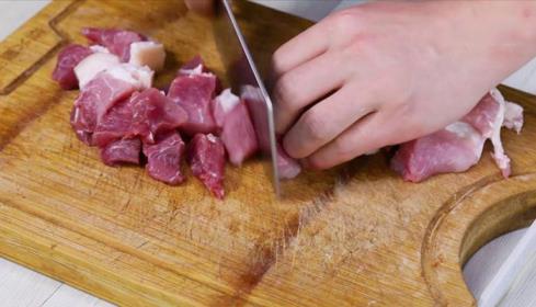 红烧肉简单做法 怎么烧红烧肉