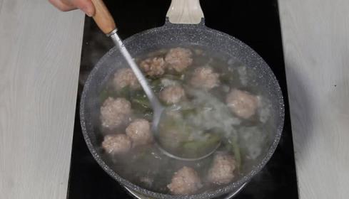 汆丸子汤的做法 怎么做汆丸子汤