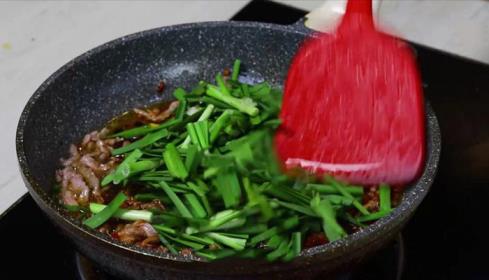 韭菜炒牛肉怎么炒 韭菜炒牛肉的做法