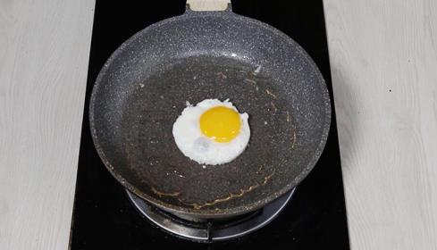 怎样煎荷包蛋 煎荷包蛋的做法