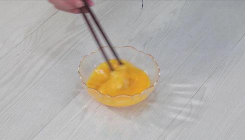 青豆炒鸡蛋的做法 青豆炒鸡蛋怎么炒