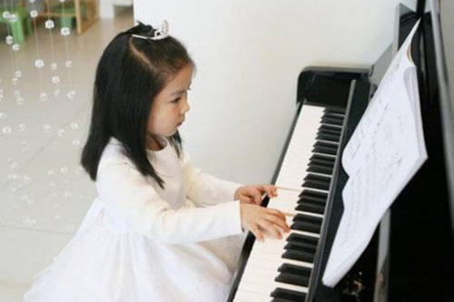 孩子几岁学钢琴最佳年龄