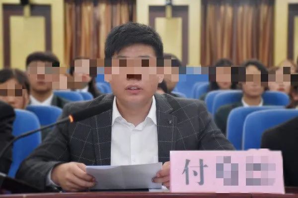 郑州高校已婚教师骚扰女学生被解聘