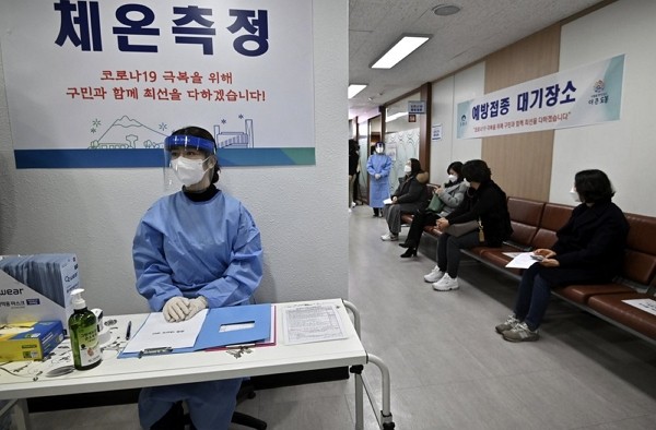 韩国政府叫停与病毒共存模式