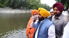 印度官员喝下圣河水后剧烈腹痛