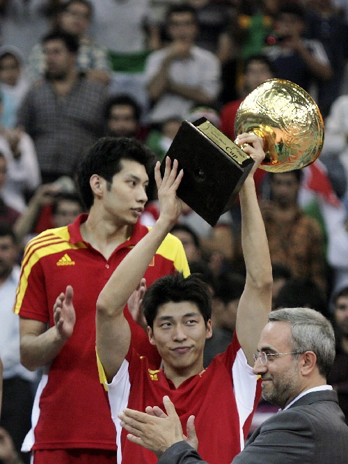 中国男排时隔10年重夺亚洲杯冠军 3:0战胜日本