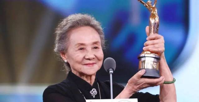 吴彦姝获天坛奖最佳女主角 凭借着电影《妈妈！》
