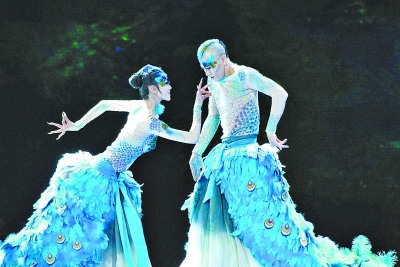 杨丽萍44岁舞伴王迪因抑郁症去世 曾经与杨丽萍合作的雀之灵